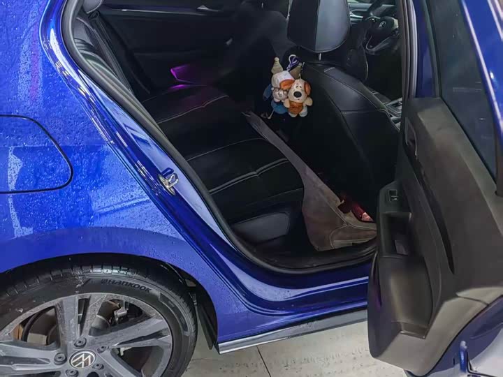 Фото 5 - Volkswagen Golf