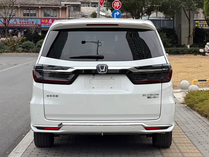 Фото 4 - Honda Elysion