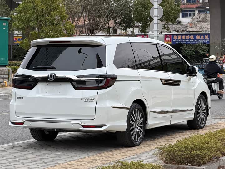 Фото 5 - Honda Elysion