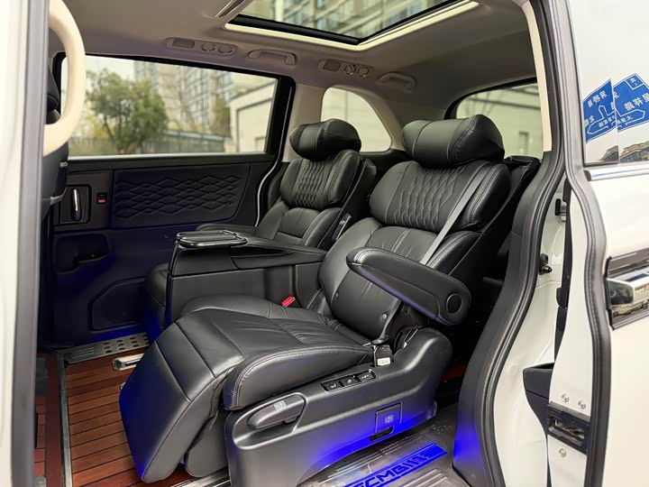 Фото 9 - Honda Elysion