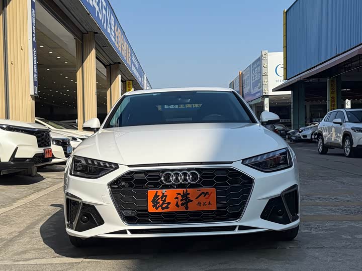 Фото 2 - Audi A4L