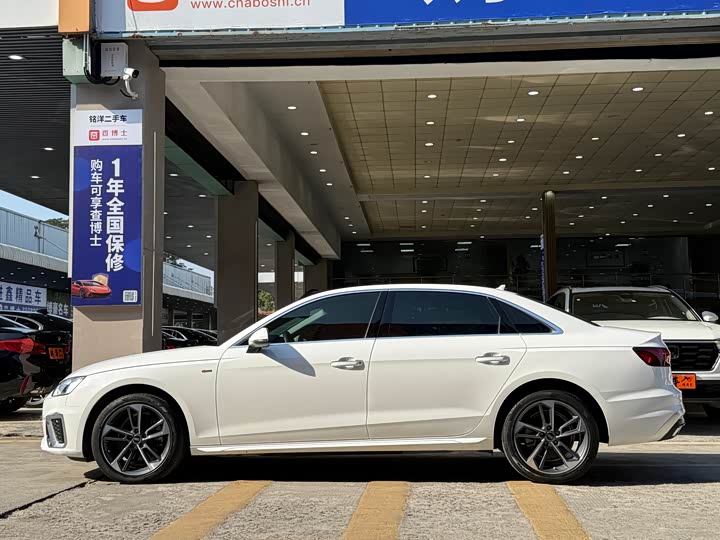 Фото 4 - Audi A4L