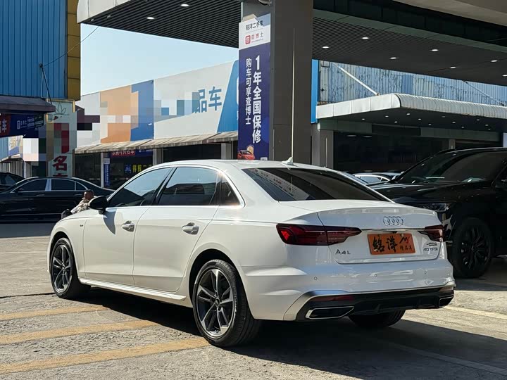 Фото 5 - Audi A4L