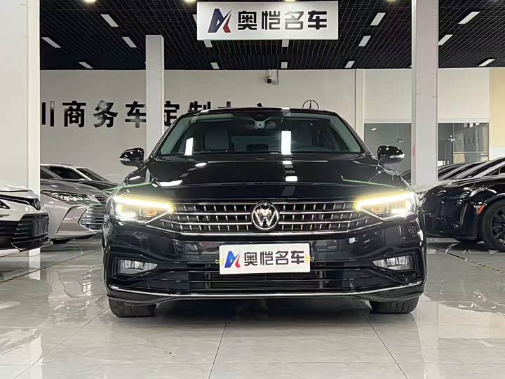 Фото 2 - Volkswagen Magotan