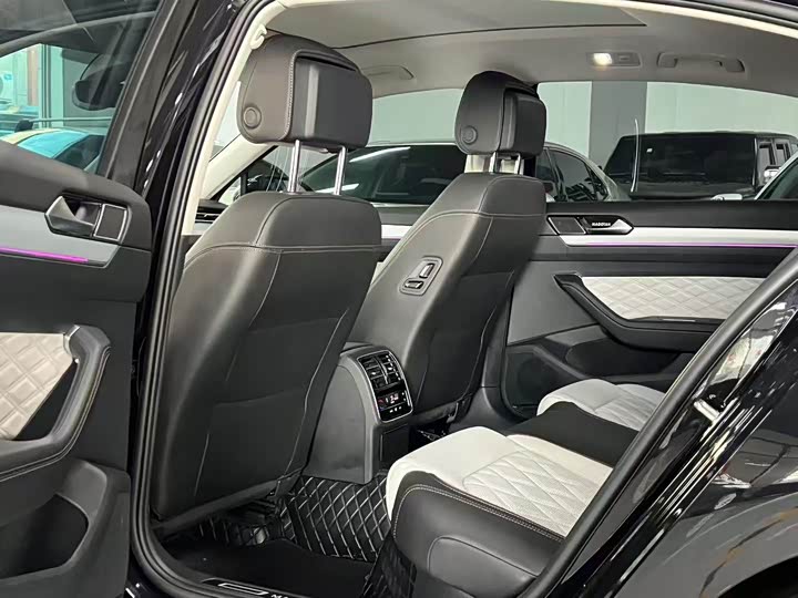 Фото 7 - Volkswagen Magotan