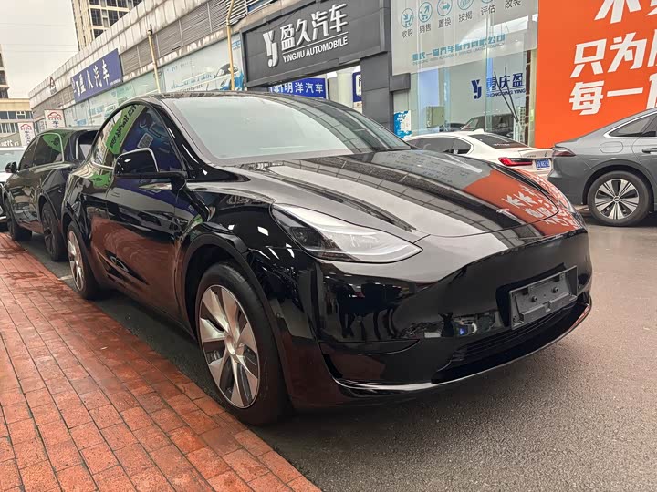 Фото 3 - Tesla Model Y