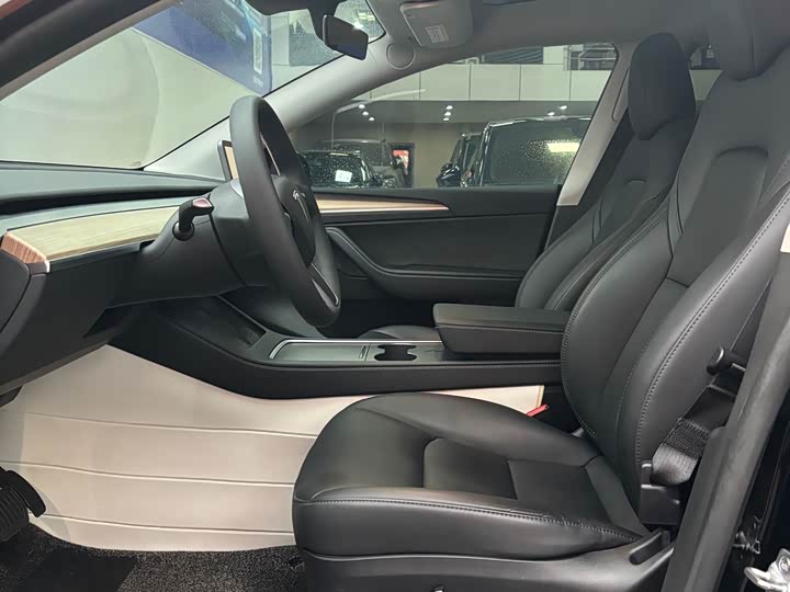 Фото 4 - Tesla Model Y