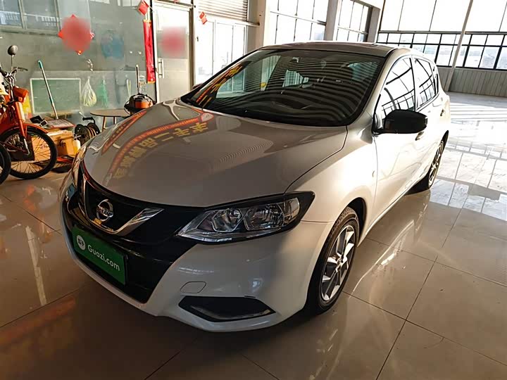 Фото 1 - Nissan Tiida