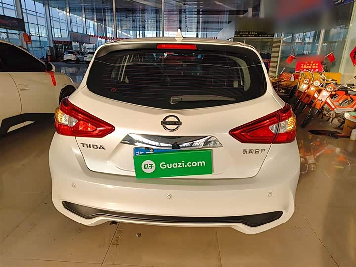 Фото 6 - Nissan Tiida