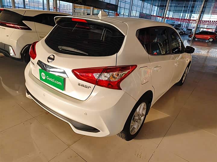 Фото 7 - Nissan Tiida