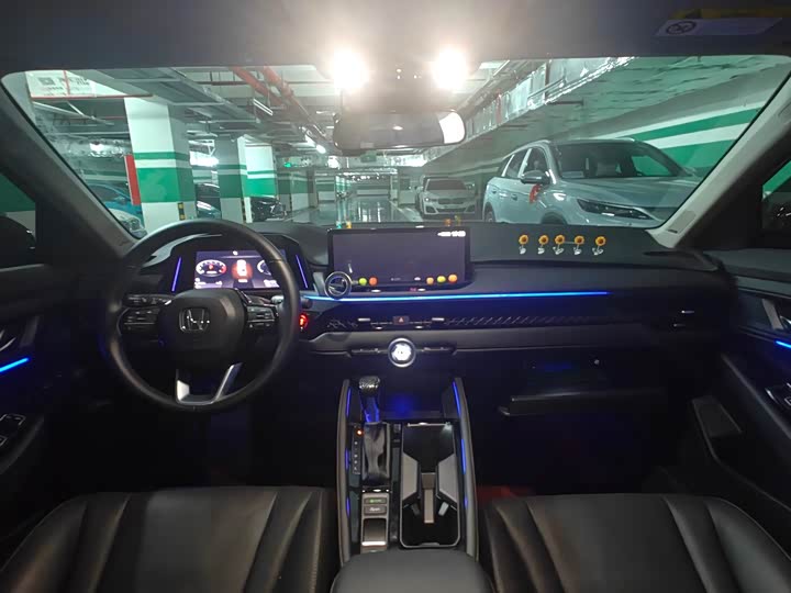 Фото 3 - Honda Accord