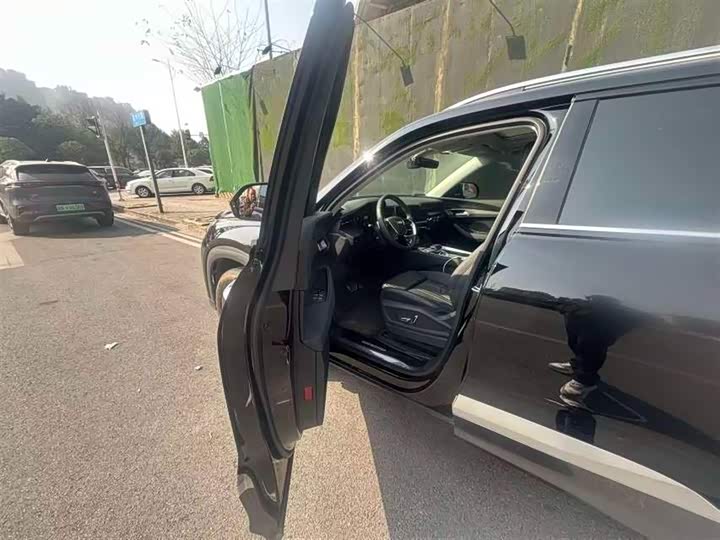 Фото 4 - Audi Q6