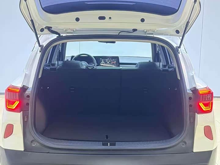 Фото 9 - Kia KX3