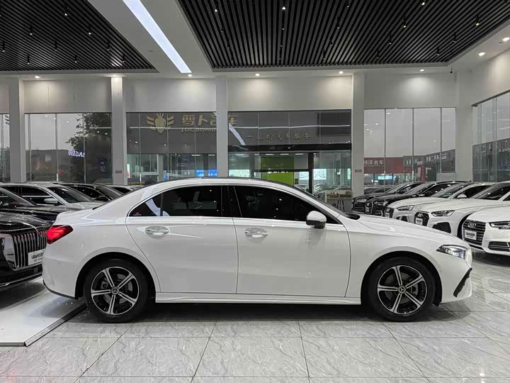 Фото 7 - Mercedes-Benz A-Class