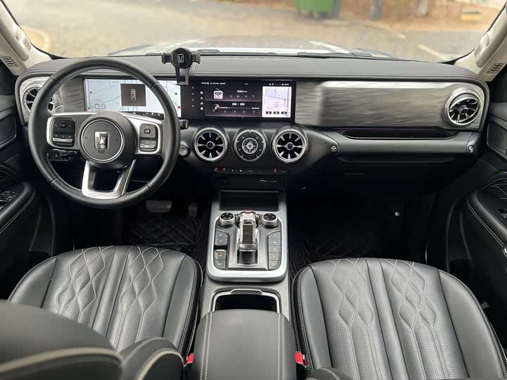 Фото 5 - Tank 300