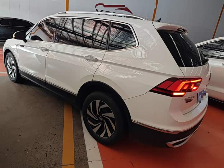 Фото 5 - Volkswagen Tiguan L Pro