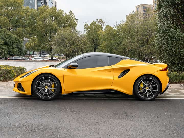 Фото 3 - Lotus Emira