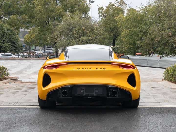 Фото 5 - Lotus Emira