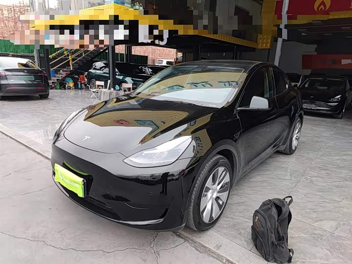 Фото 1 - Tesla Model Y