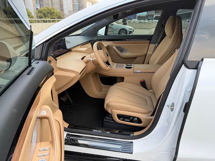 Фото 9 - Luxeed R7