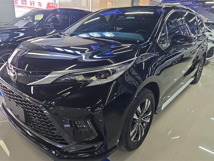 Фото 1 - Toyota Granvia