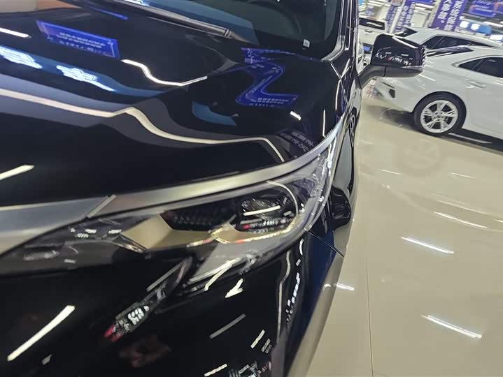 Фото 5 - Toyota Granvia