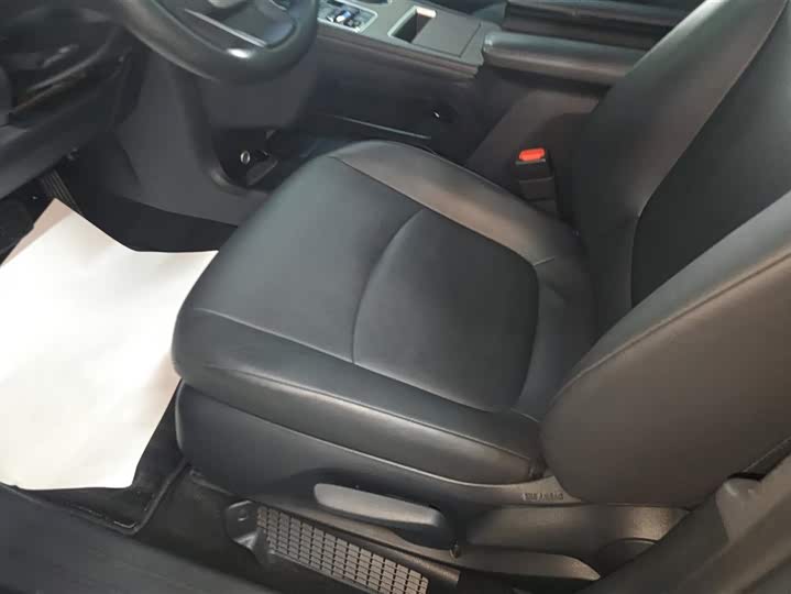 Фото 9 - Toyota Granvia