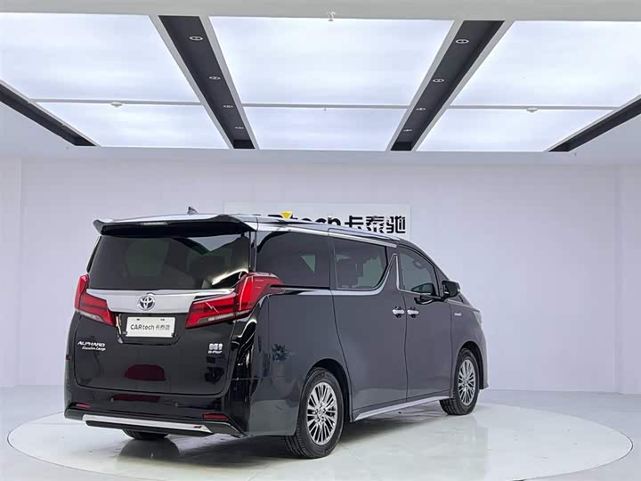 Фото 5 - Toyota Alphard