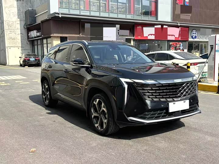 Фото 2 - Geely Atlas L