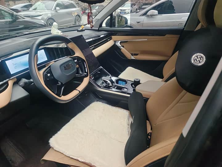 Фото 5 - Geely Atlas L