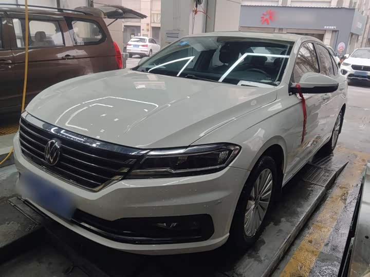 Фото 2 - Volkswagen Lavida