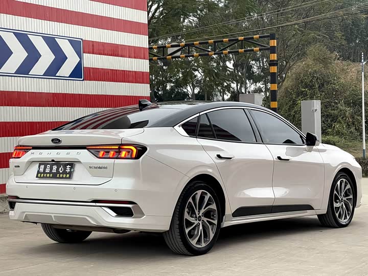 Фото 7 - Ford Mondeo