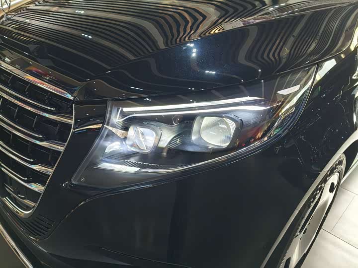 Фото 4 - Mercedes-Benz V-Class