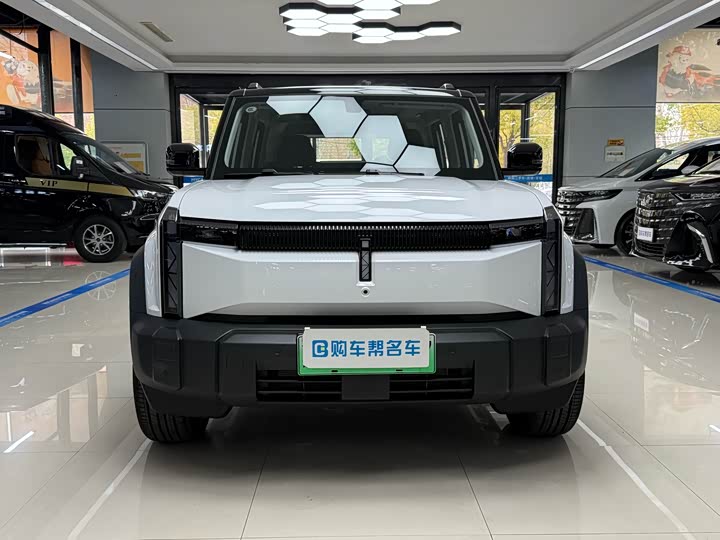 Фото 2 - Chery iCar 03