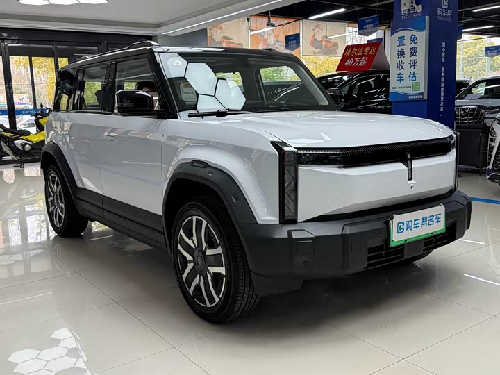 Фото 3 - Chery iCar 03