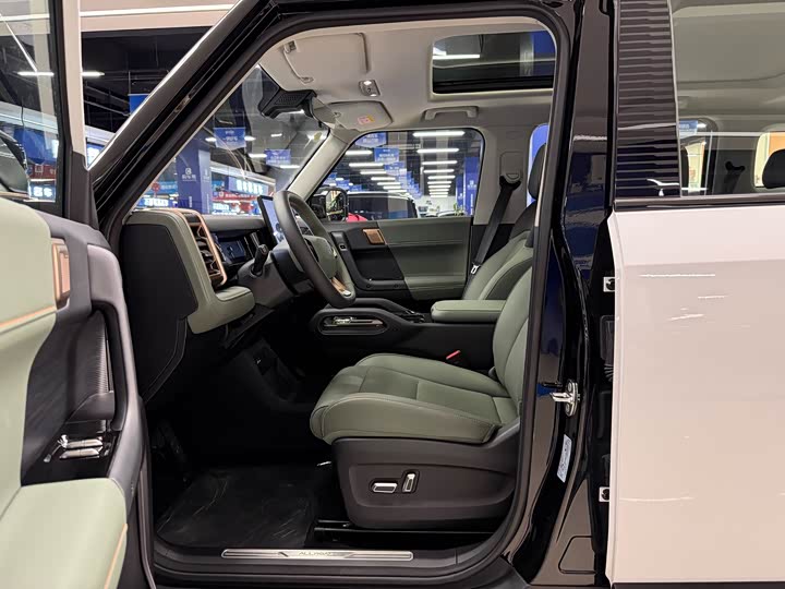 Фото 4 - Chery iCar 03