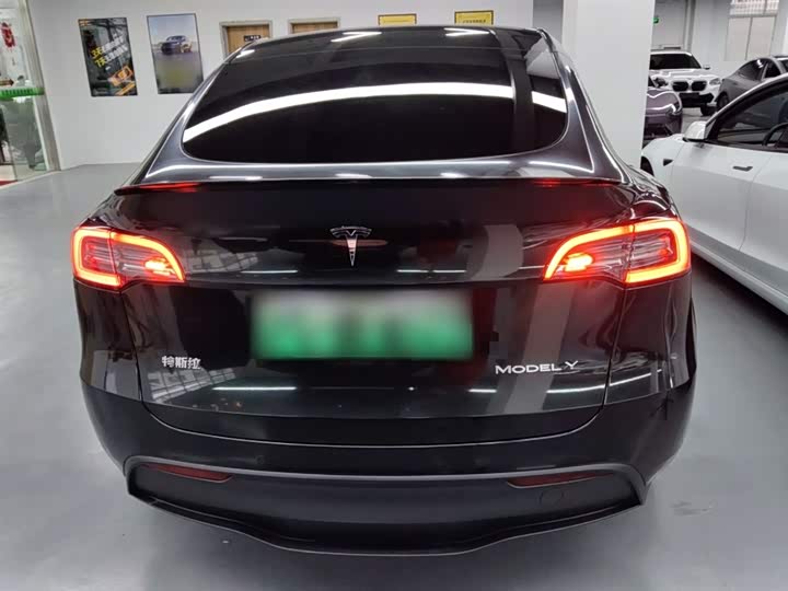 Фото 6 - Tesla Model Y