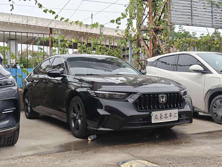 Фото 3 - Honda Inspire