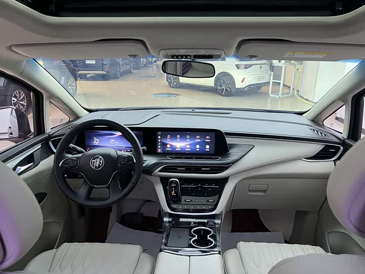 Фото 4 - Buick GL8 ES