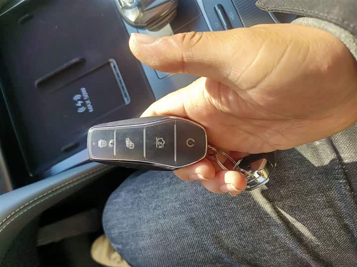 Фото 9 - BYD Song L DM-i Hybrid