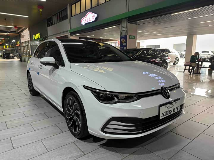 Фото 3 - Volkswagen Golf