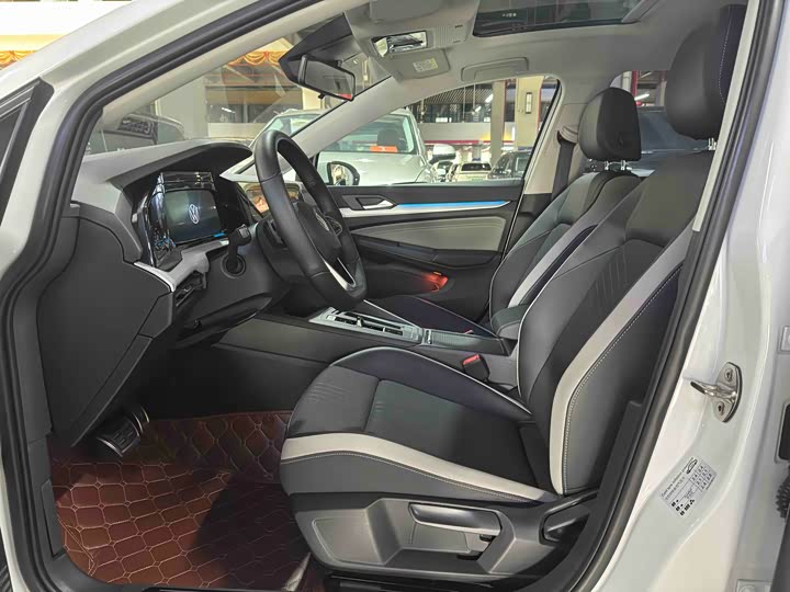 Фото 4 - Volkswagen Golf