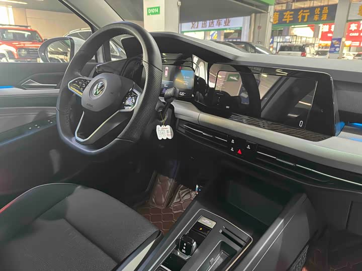 Фото 5 - Volkswagen Golf