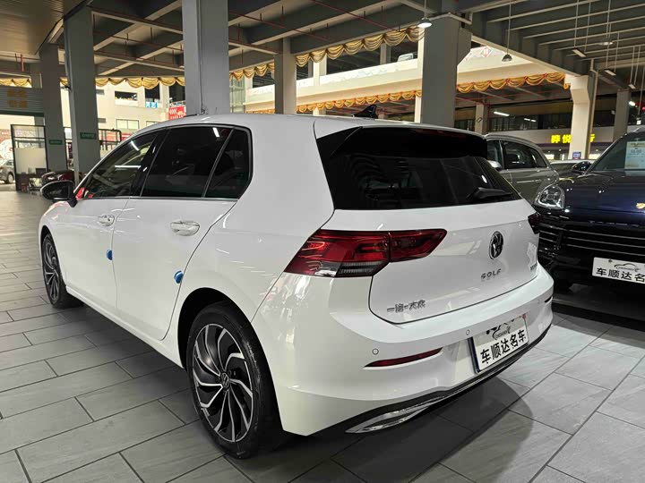 Фото 9 - Volkswagen Golf