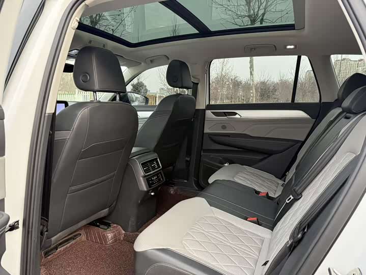 Фото 7 - Volkswagen Tavendor