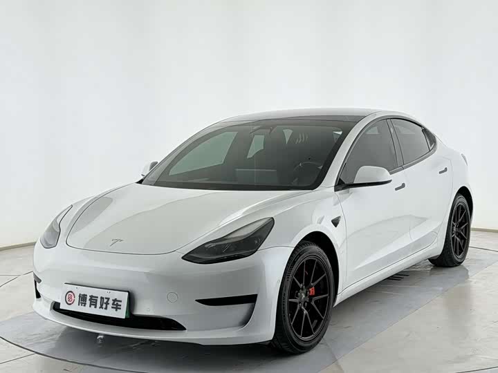 Фото 1 - Tesla Model 3