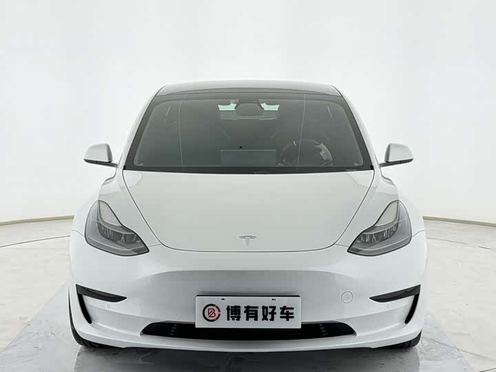 Фото 2 - Tesla Model 3