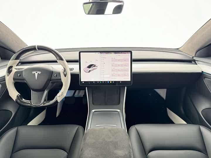 Фото 4 - Tesla Model 3