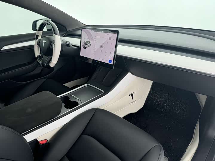 Фото 5 - Tesla Model 3