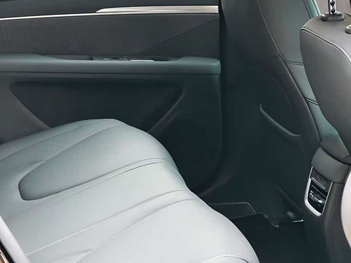 Фото 6 - XPeng Mona M03